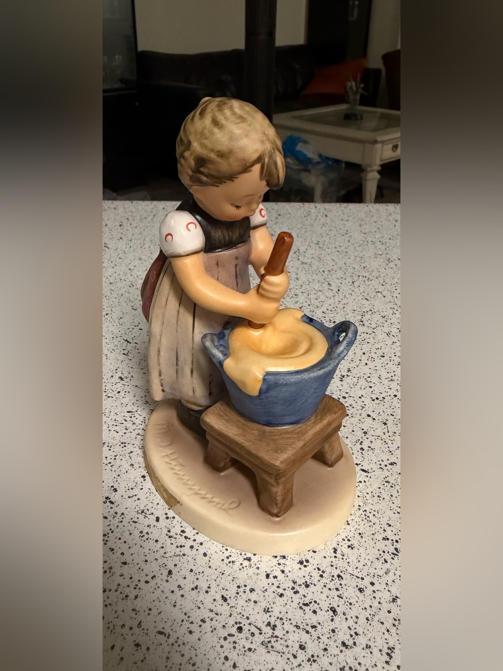 Hummel Goebel Girl Figurine Hum-330 Baking Day #425